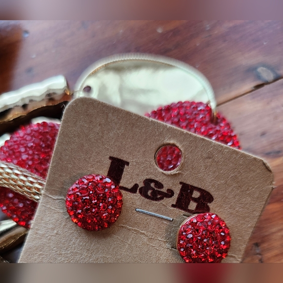 ✨️ Elegant Red and Gold Necklace with Earrings Set ✨️ - Picture 6 of 15